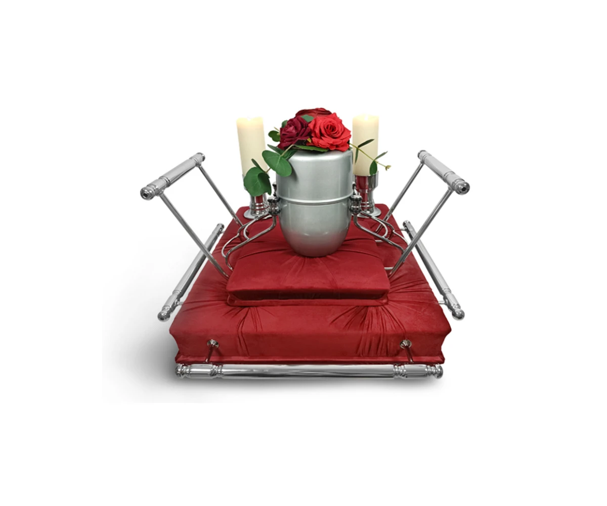 Esempio-di-set-funerario-completo-con-base-per-urna-e-portaurna-abbinato