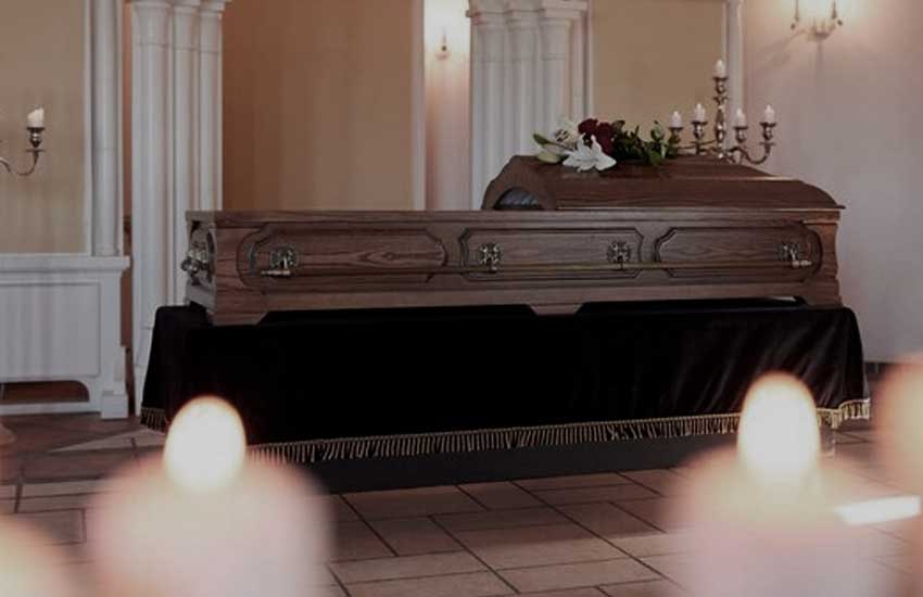 velo funerario su catafalco