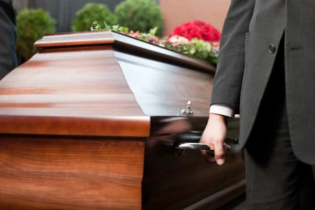 Estetica del luogo di sepoltura – come è cambiato l'approccio all'allestimento visivo delle cerimonie funebri?